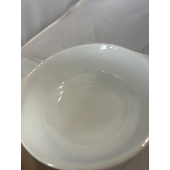 Mid Century Anchor Hocking vintage 438 1 quart milk glass serving bowl - Picture 3 of 3